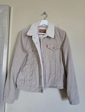 Levis Sherpa Trucker Corduroy Jacket Beige